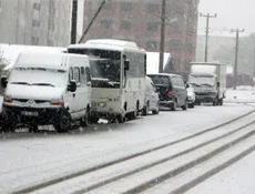 Erzurum'a mevsimin ikinci karı