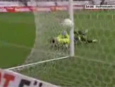 30 metreden muhteşem gol (video)