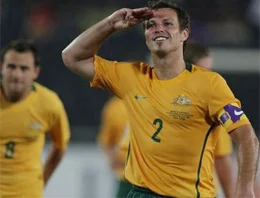 Lucas Neill sahada kuş öldürdü!