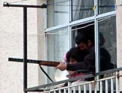 İşsiz baba kızına ecel teri döktürdü
