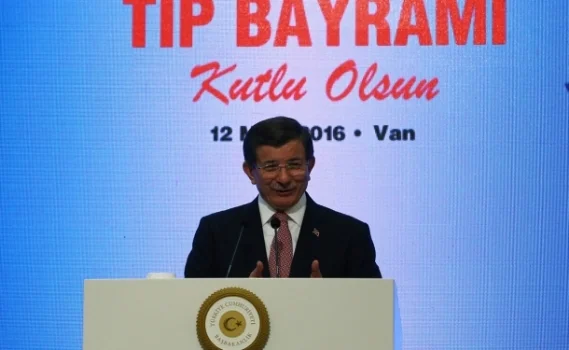 Davutoğludan sağlık çalışanlarına müjde