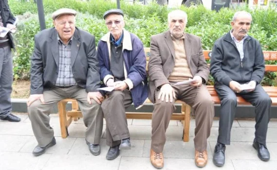 Emeklilikte yaşa takılanlara güzel haber