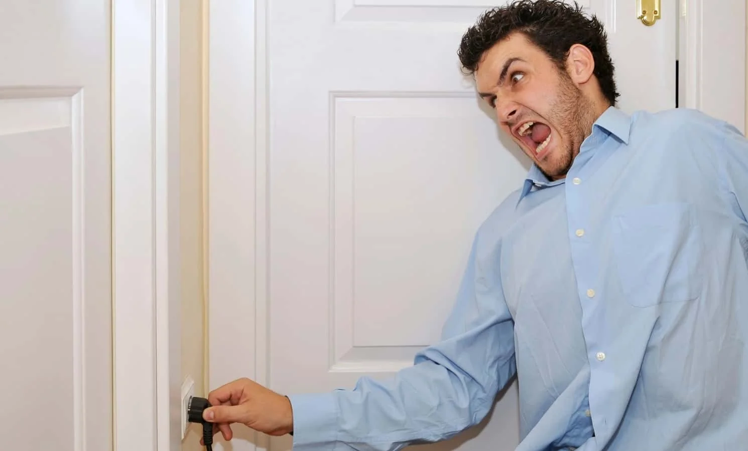 Elektrik Çarptığında İlk Müdahale Nasıl Yapılır?