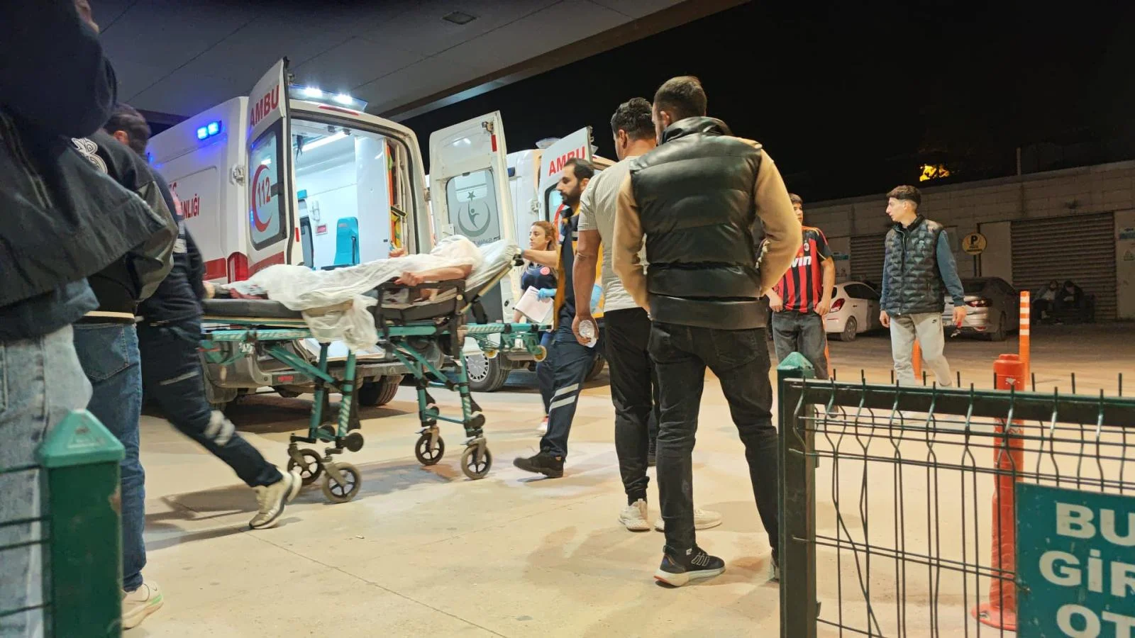 Kültür Parkta bıçaklı kavga 2 yaralı