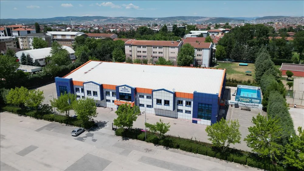 İnegöl Belediyesi'nden gençlere destek