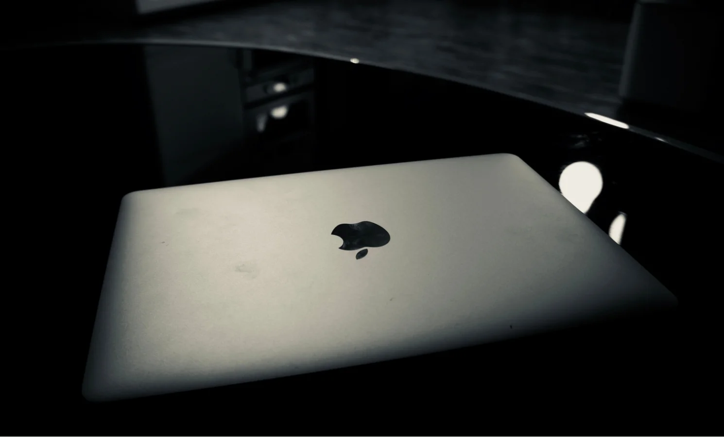 Apple’ın Yeni Sürprizi: iPhone 16 Çipli MacBook