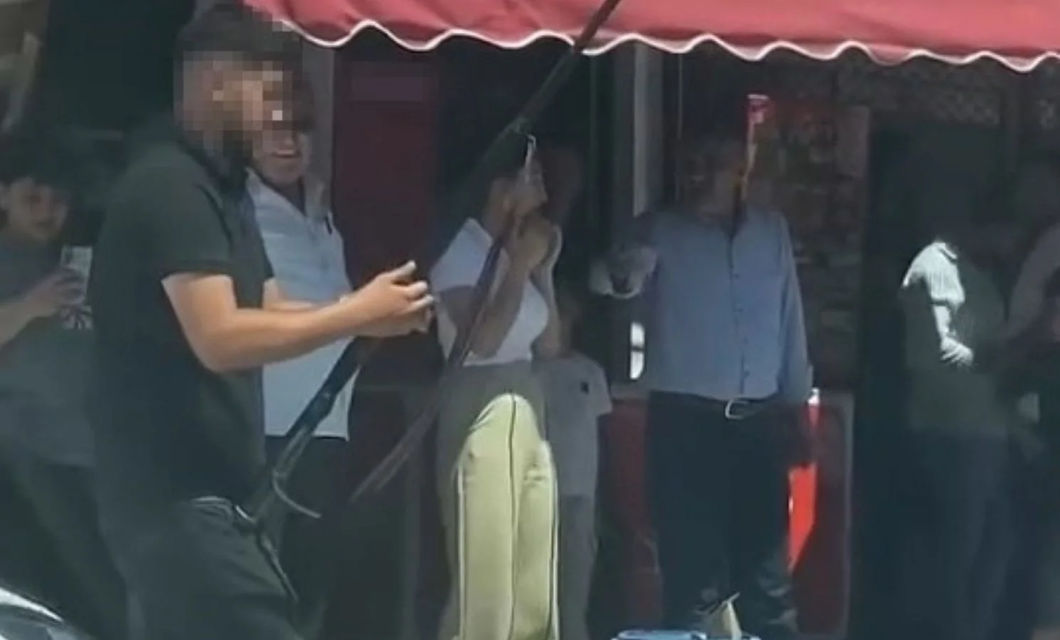 Magandaların yaptığı yanlarına kalmadı!