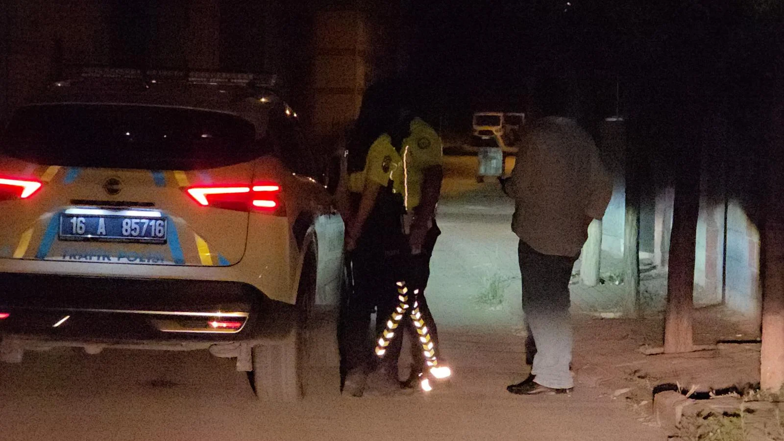 İnegöl'de samanları ateşe veren adamı polis yakaladı!