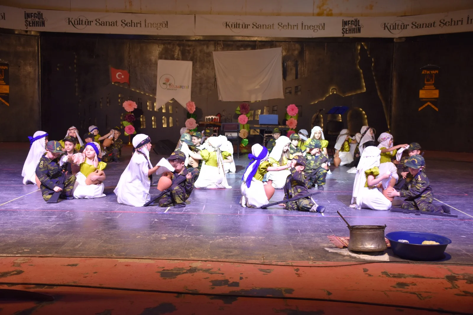 Minik Kalplerden Büyük Gösteri: Gülbahçesi Anaokulu’ndan Unutulmaz Sahne