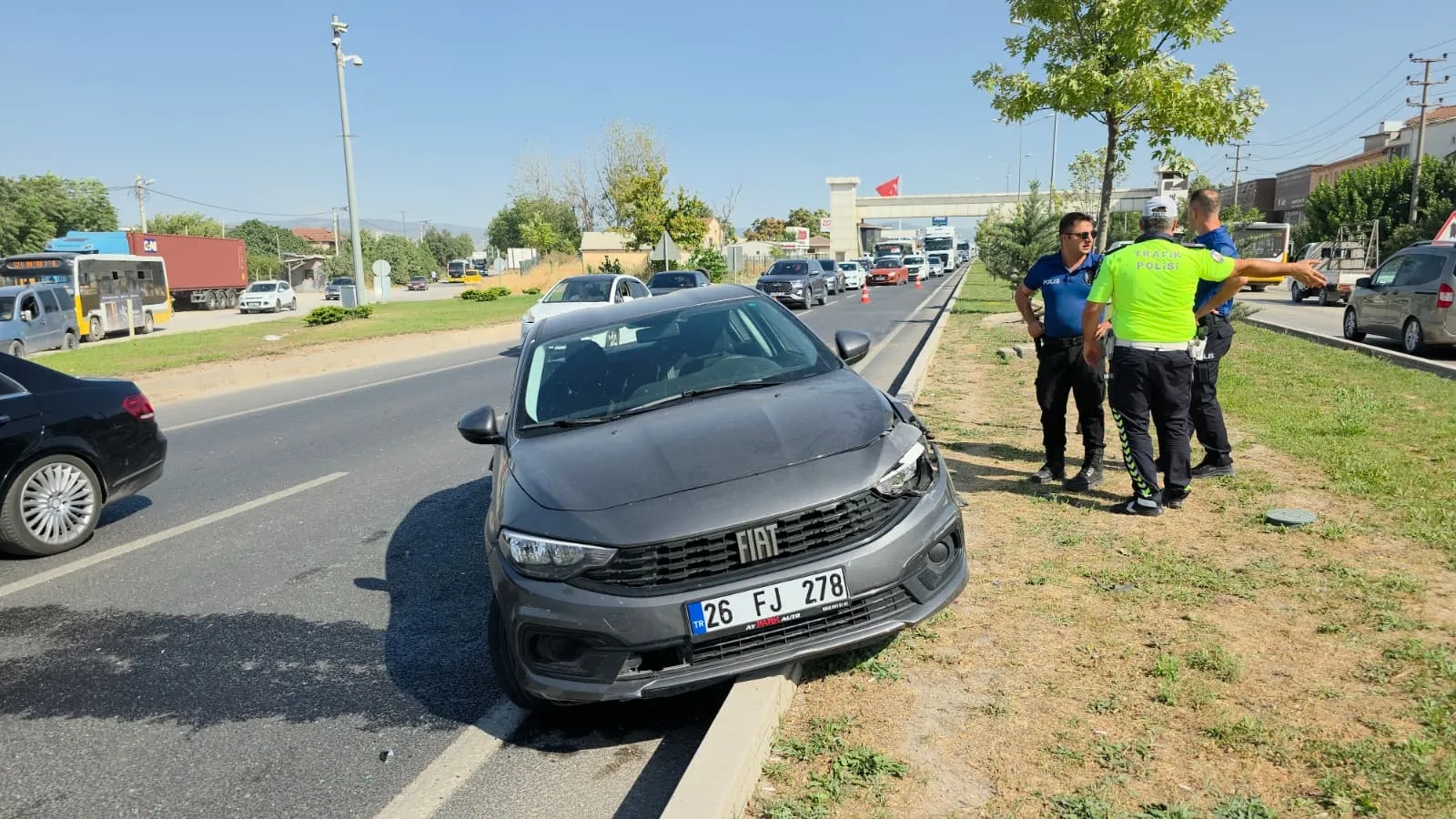 Bursa'da Zincirleme Trafik Kazası: 3 Kişi Yaralandı