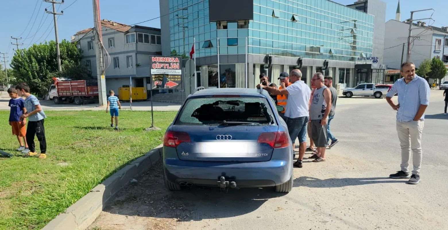 İnegöl'de zincirleme kaza: 3 yaralı