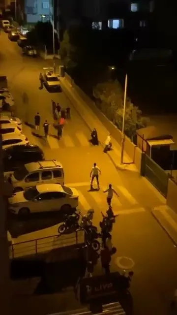 Gençler kaosa neden oldu: Yumruklar havada uçuştu