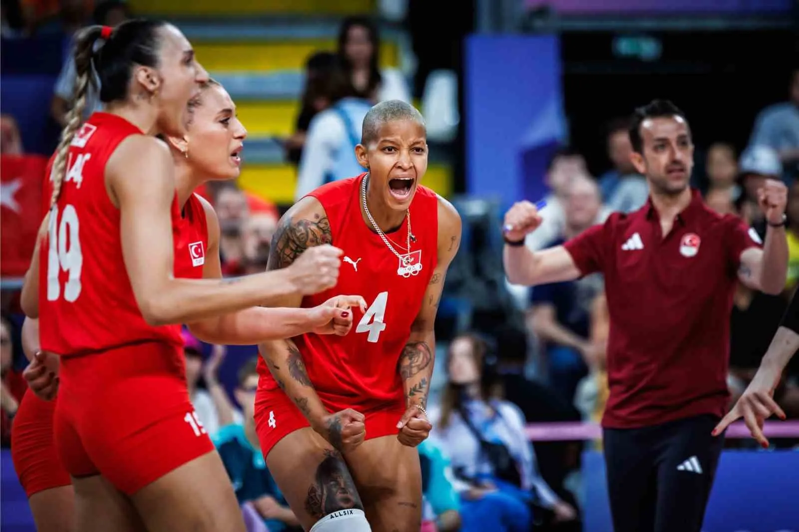 Filenin Sultanları dünya ikincisi! Türkiye, İtalya’ya 3-2 yenildi