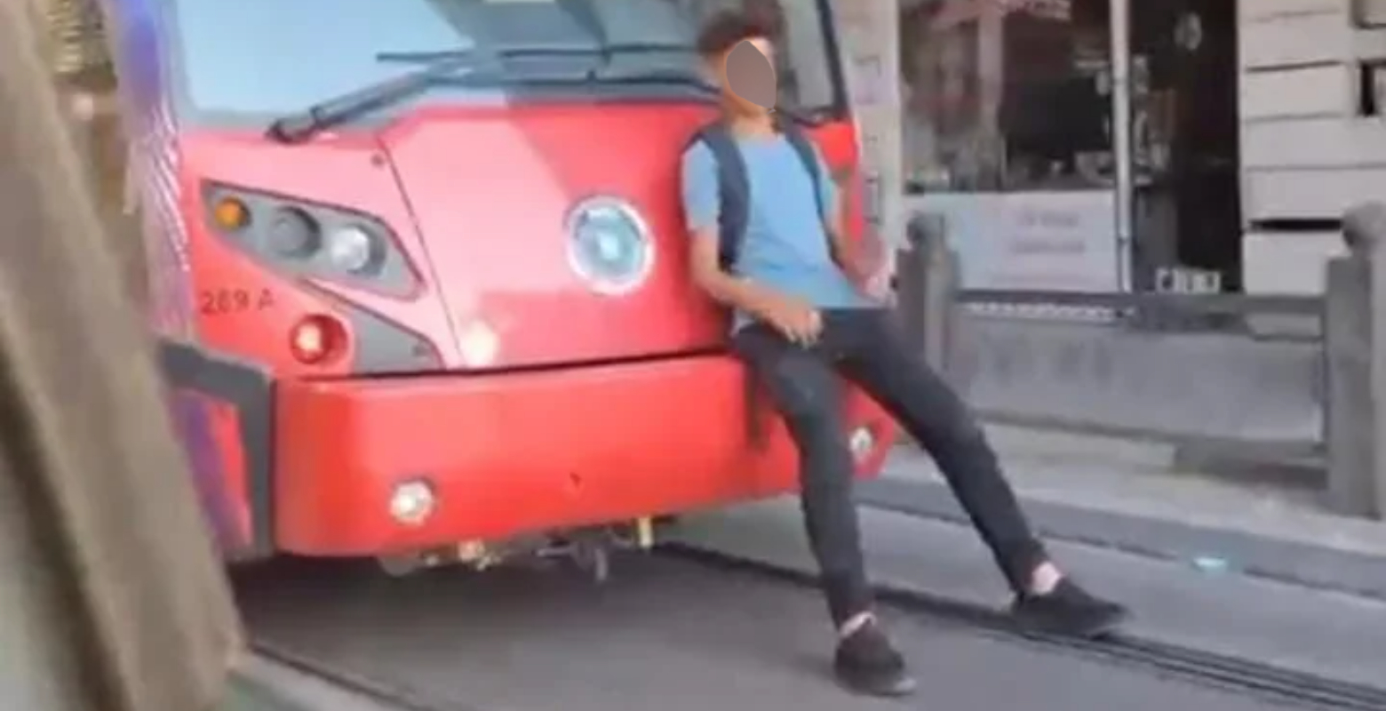 Tramvayda yürekleri ağza getirdi!