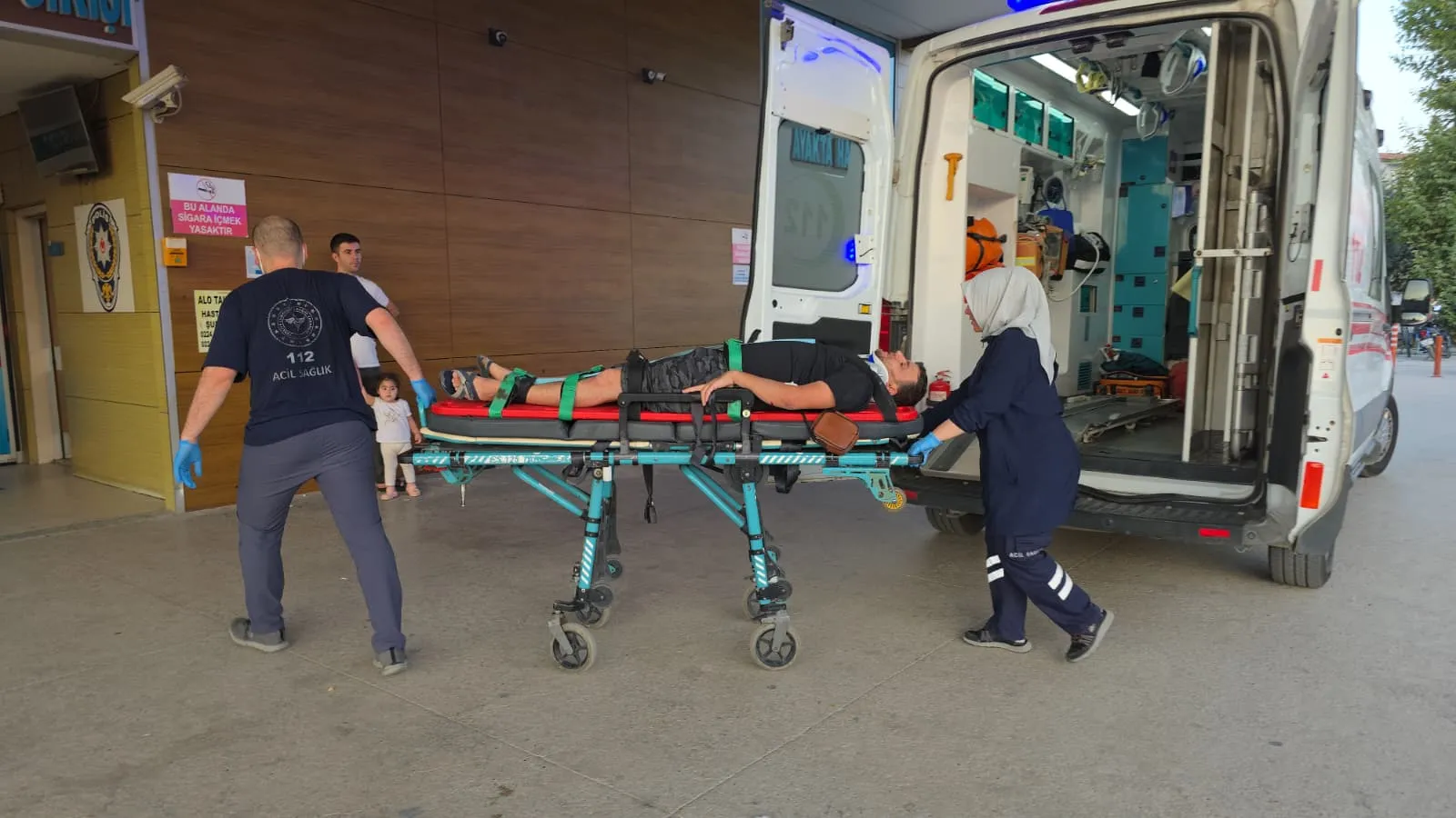 Açılan kapı yüzünden hastanelik oldu!