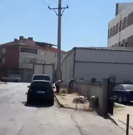 İnegöl esnafı temiz kaldırım için el ele verdi
