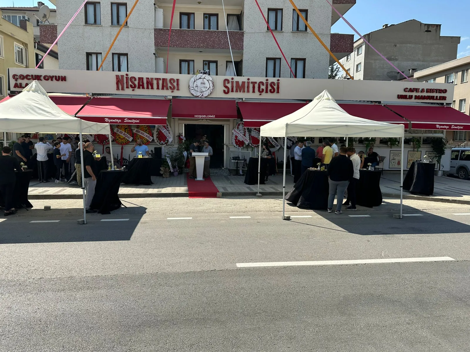Nişantaşı Simitçisi törenle açıldı
