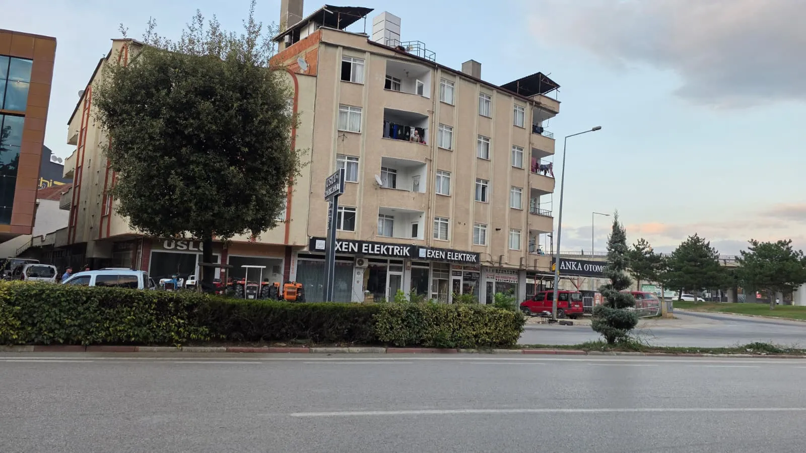 İnegöl’de 5 yaşındaki çocuk 3. kattan düşerek ağır yaralandı