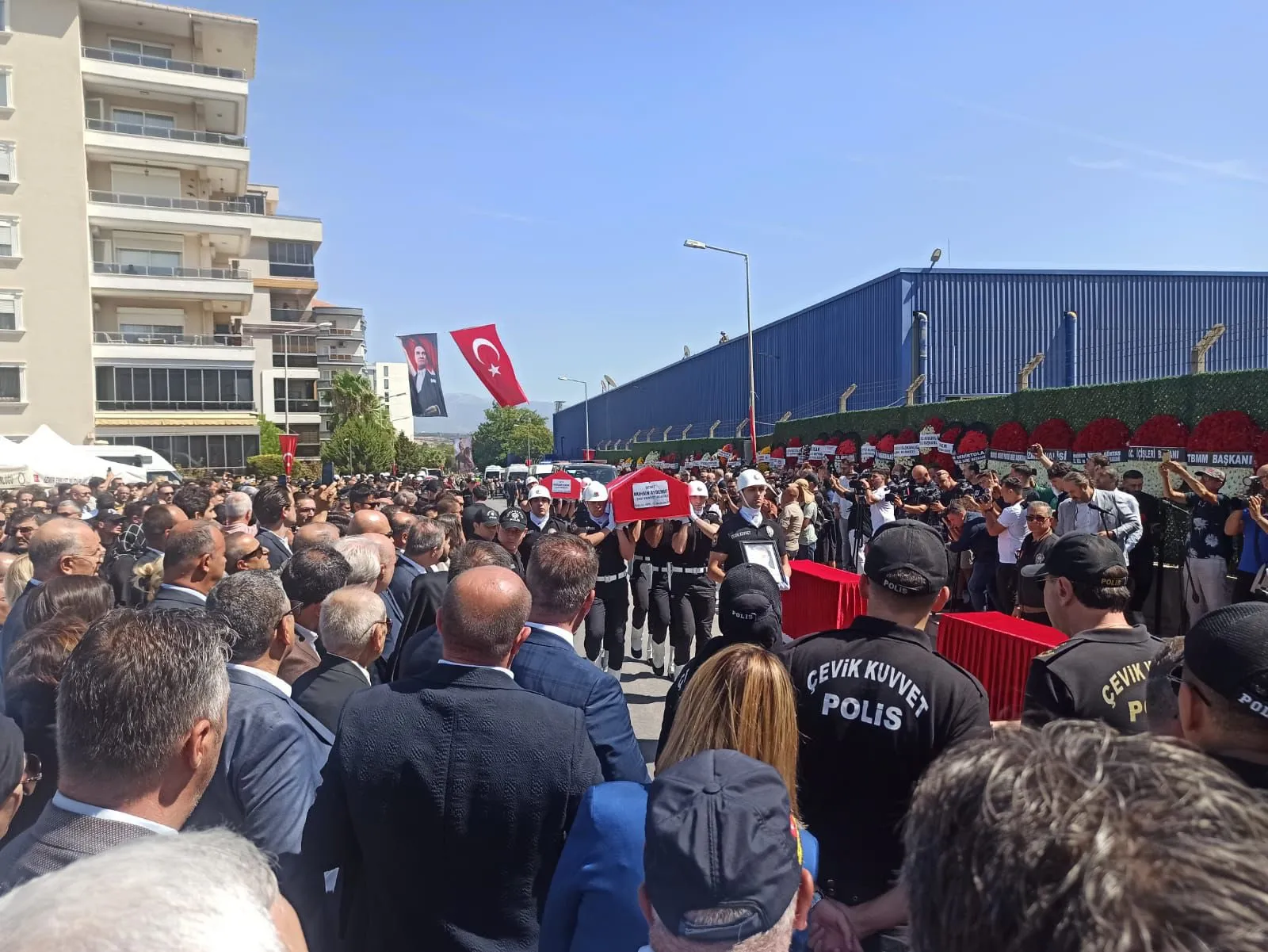 Şehitlerimiz son yolculuğuna uğurlandı