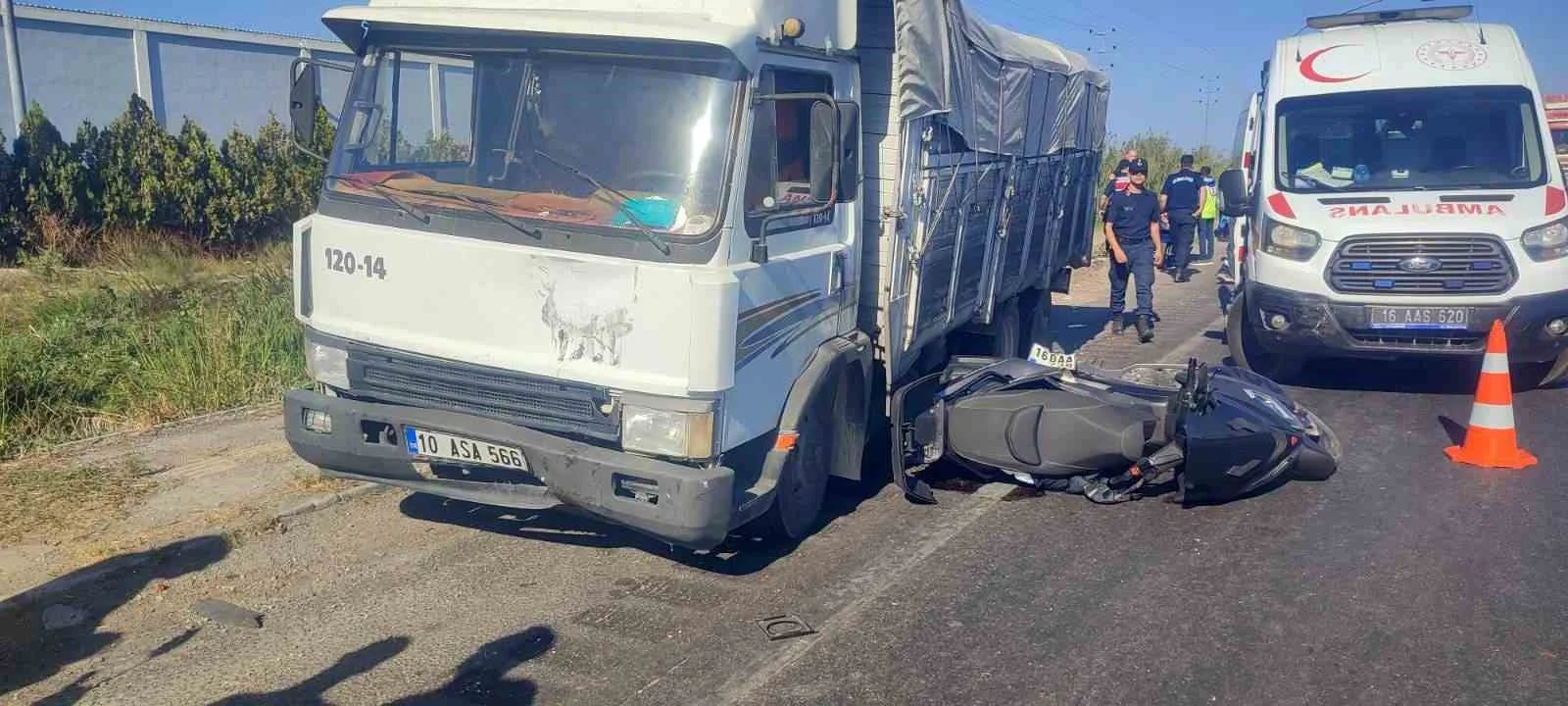 Bursa'da Kamyonun Motosiklete Çarpması Sonucu Bir Kişi Hayatını Kaybetti