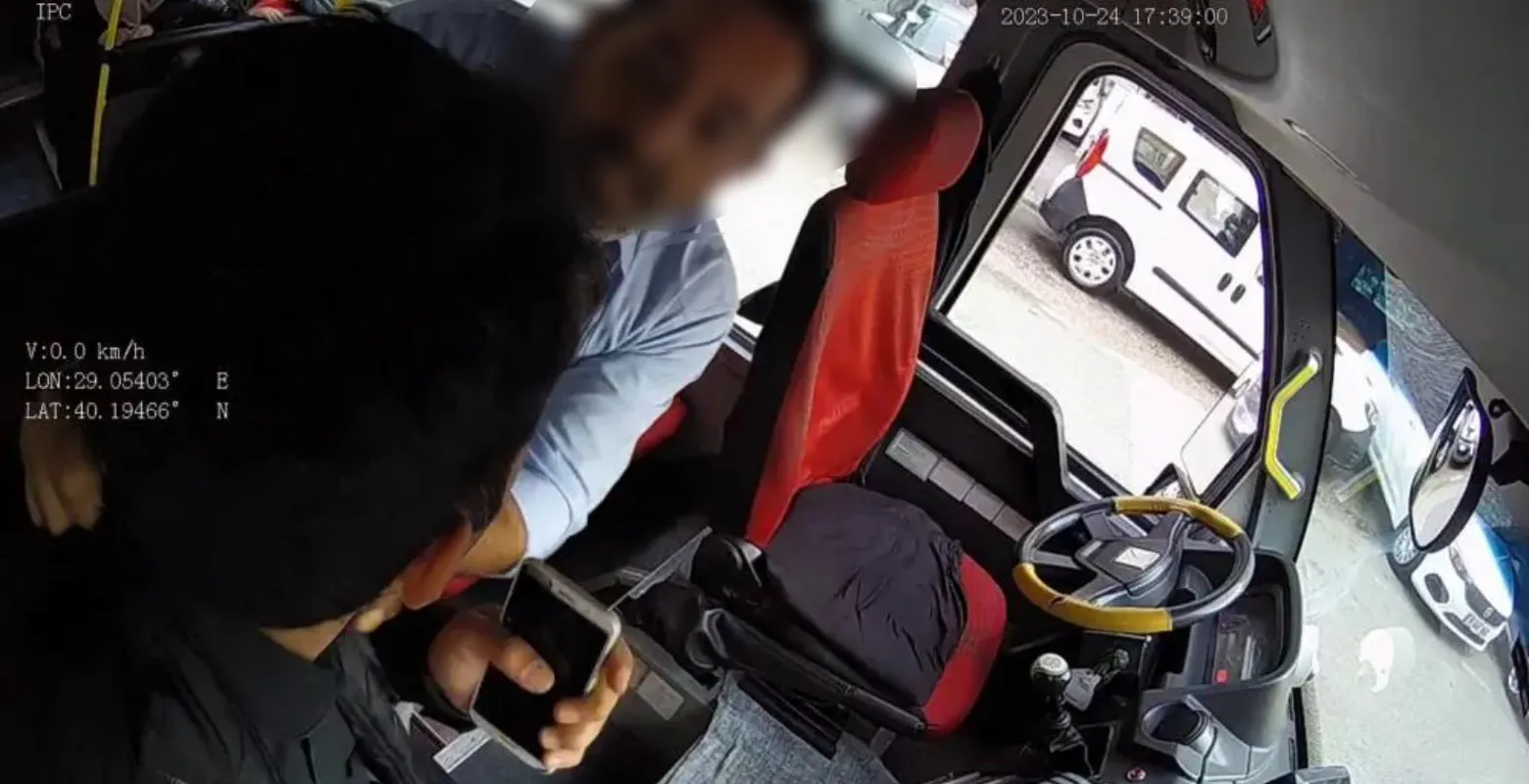 "Böyle şoför olmaz olsun" dedirtti! Engelli vatandaşa...