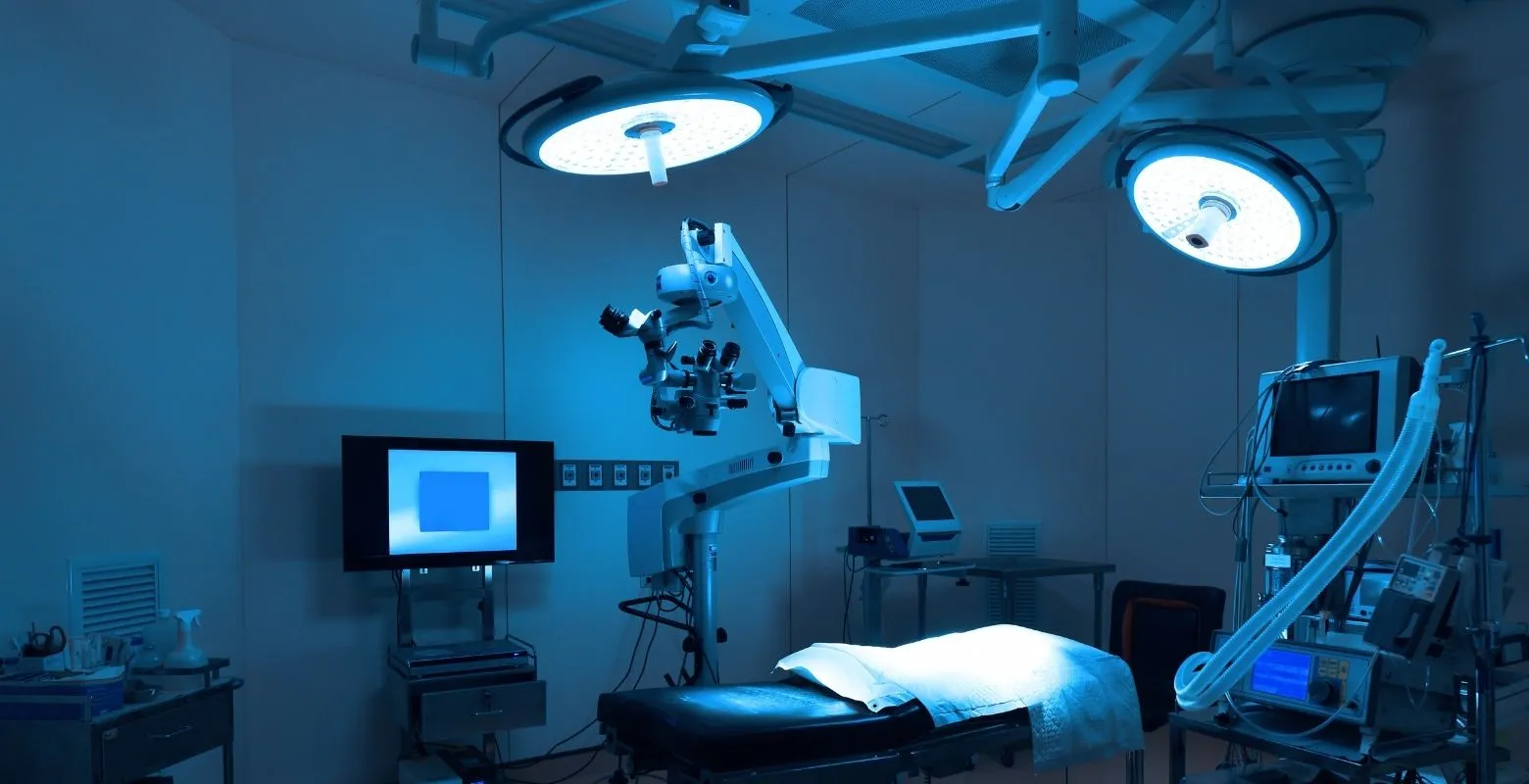 Ameliyat sırasında hemşireyle sevişen doktor hakkında karar çıktı