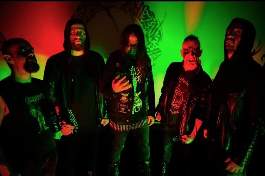 Rock grubu Sarinvomit üyeleri dini değerlere hakaret iddiasıyla tutuklandı