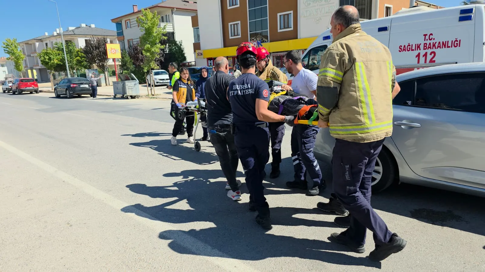İnegöl'de aynı caddede 2. kaza! Çok sayıda yaralı