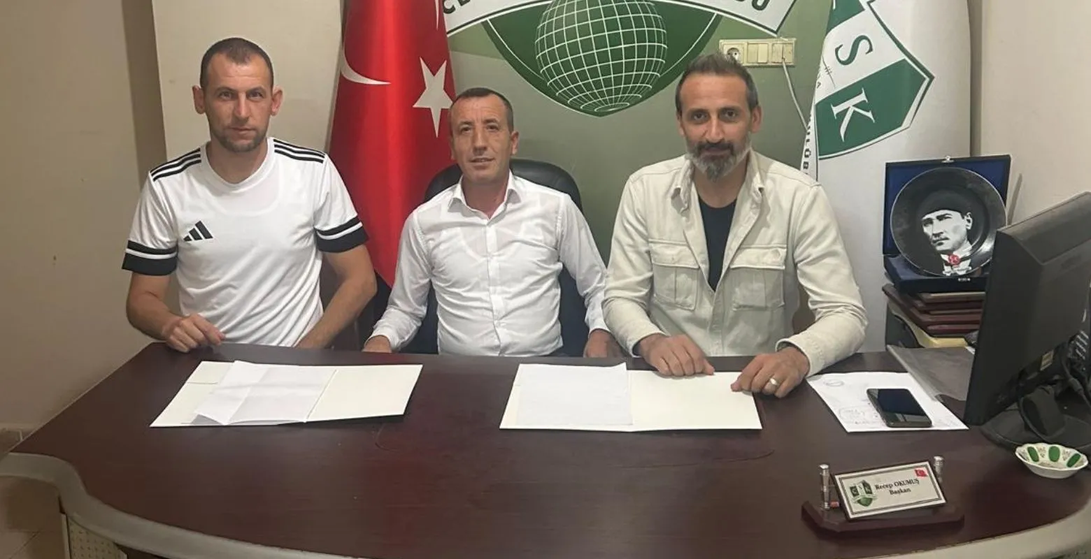 Cerrahspor'da çifte imza