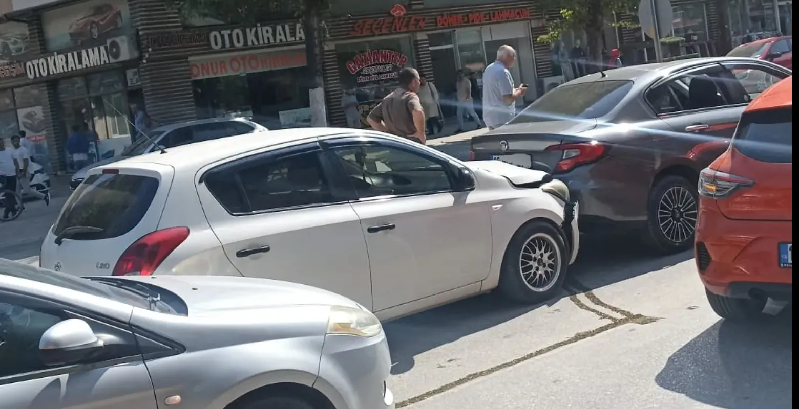 İnegöl'de zincirleme kaza paniği! Kazaya 5 araç karıştı