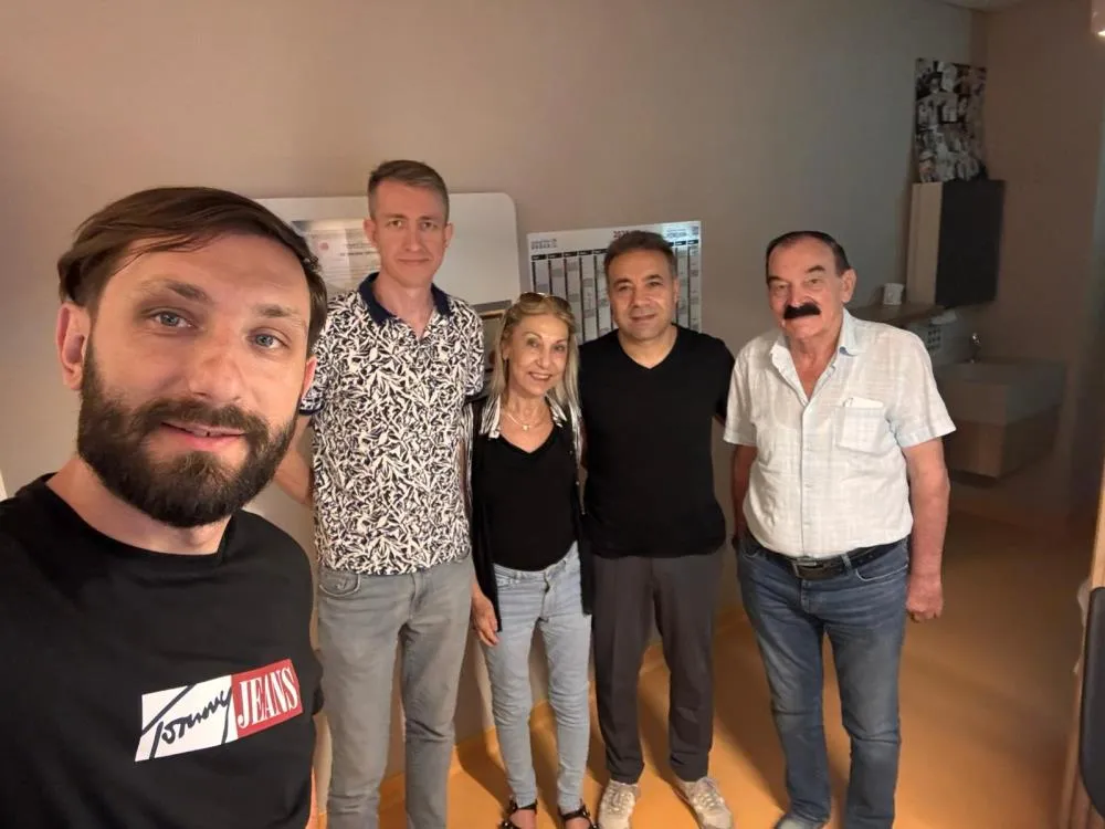 En yakın arkadaşının annesini hayata döndürdü