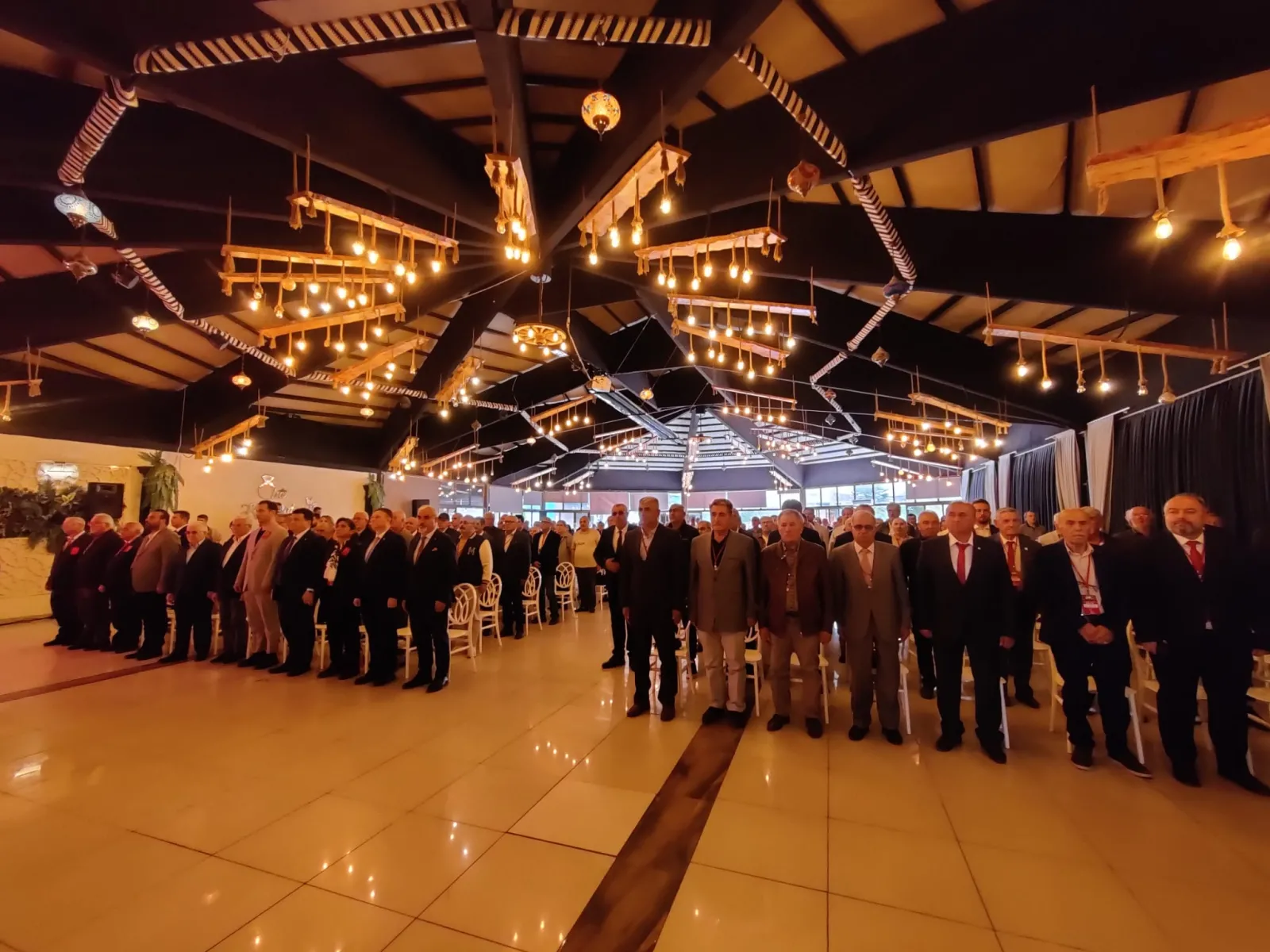 CHP İlçe Kongresi'nde gerilim yükseldi!