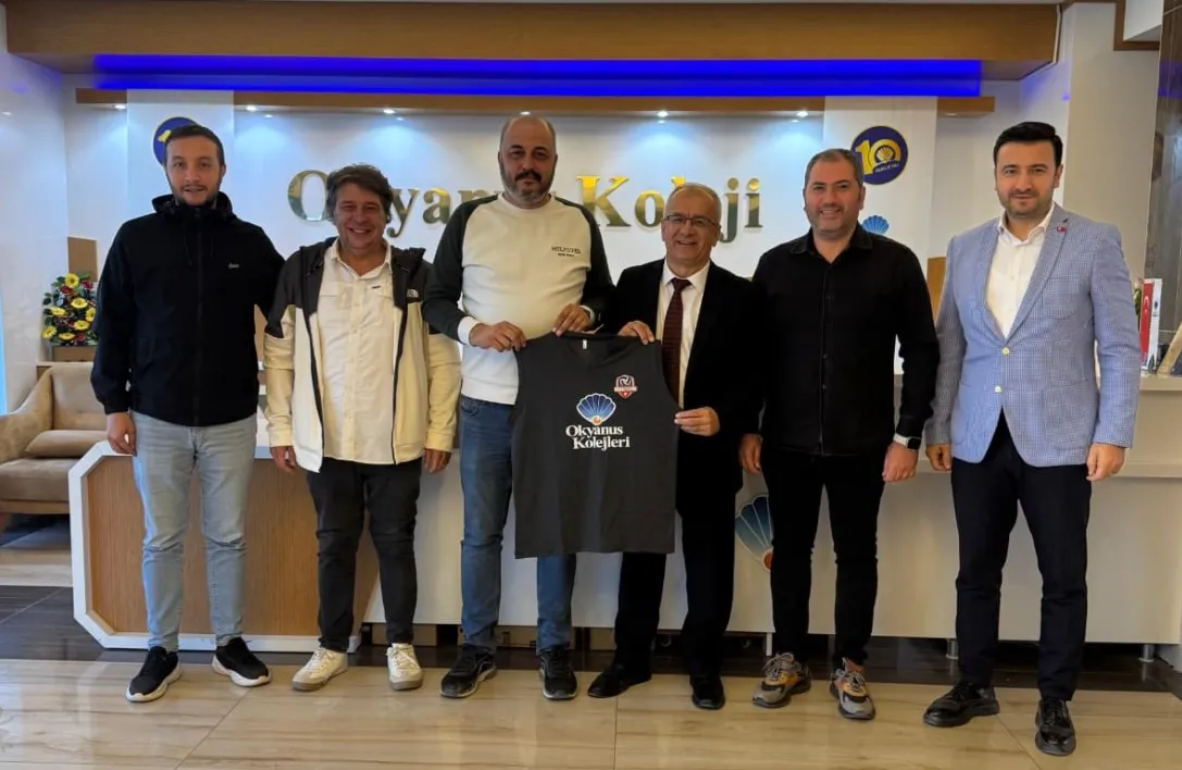 Kız çocuklarına forma değil gelecek giydirdiler