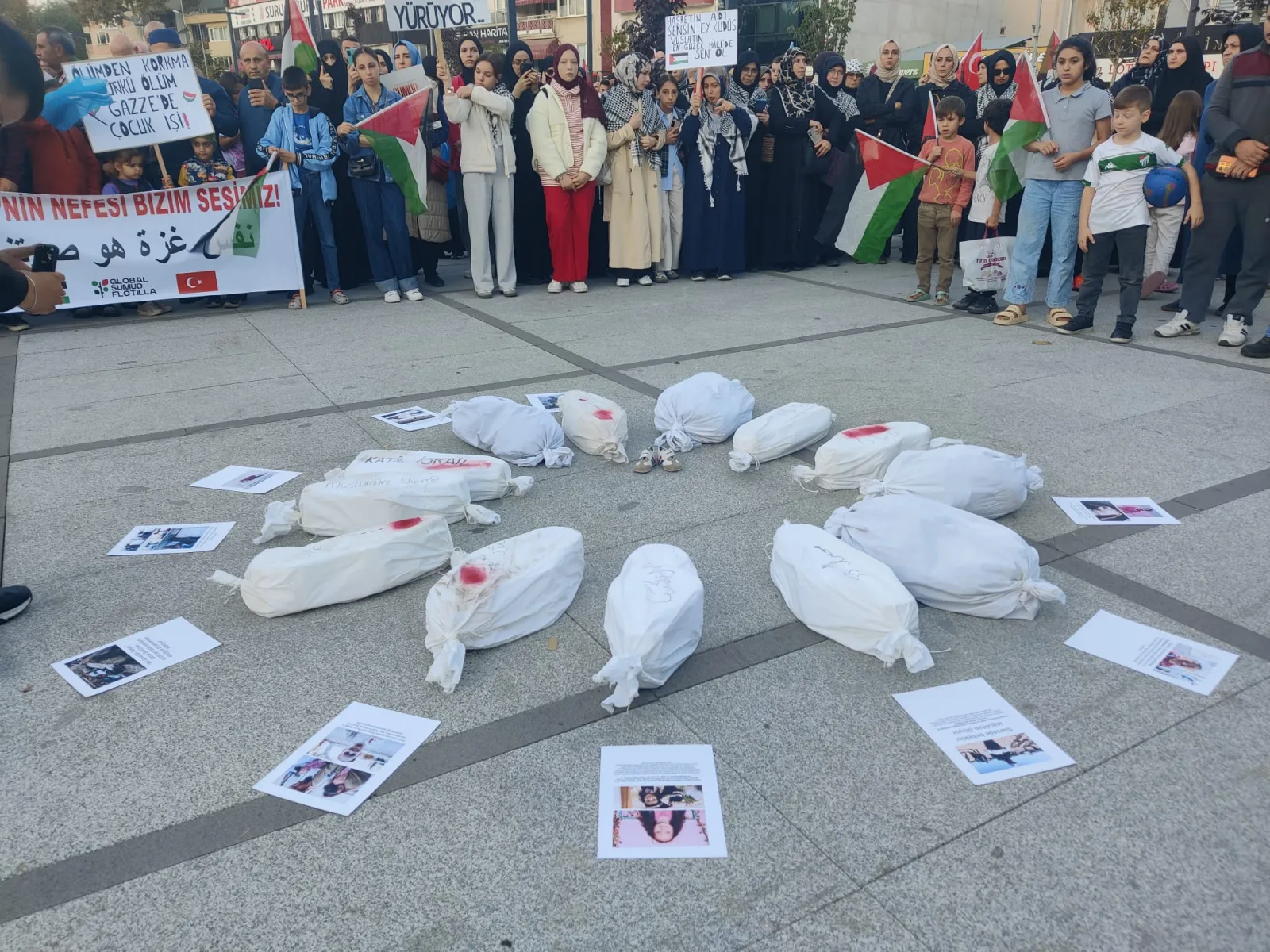 İnegöl'de Gazze'de can veren çocuklar böyle anıldı