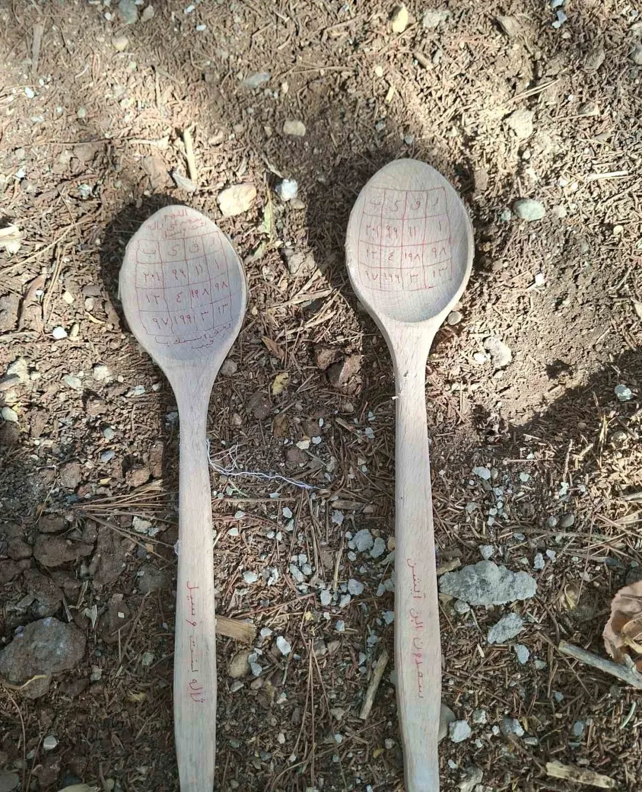 Mezar Taşı Ustası, Büyüyle Karşılaştı