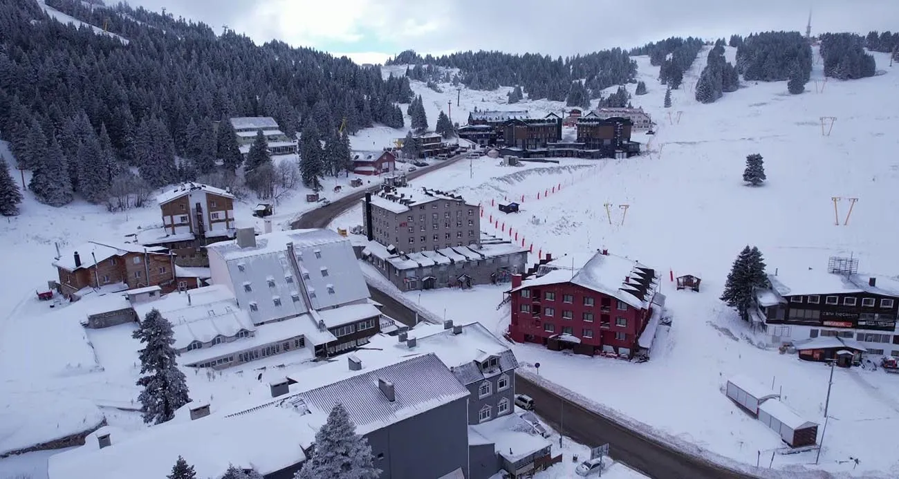 Uludağ'da sezonun ilk karı yağdı!