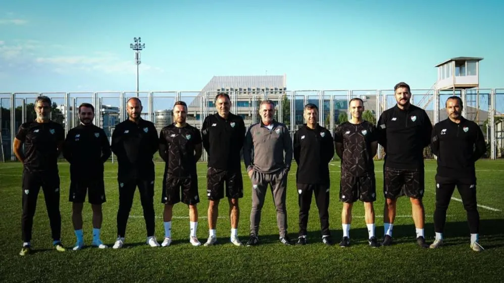 Bursaspor’da Tahsin Tam dönemi resmen başladı: İşte yeni teknik ekip!