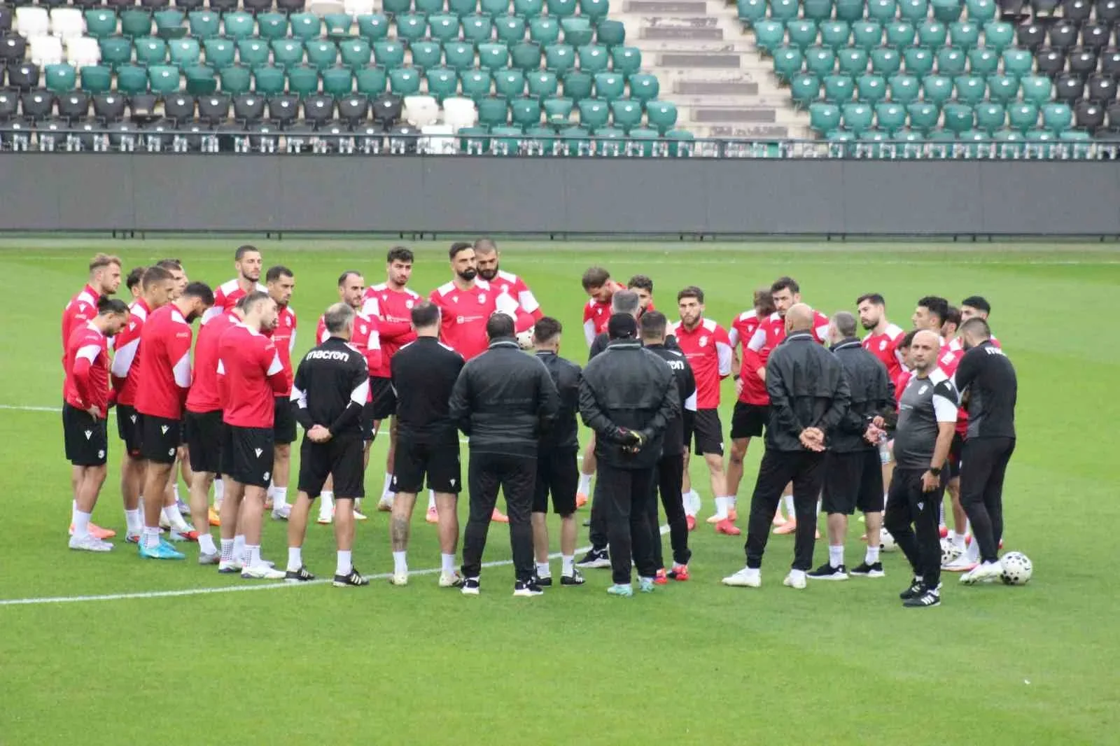 Gürcistan, Türkiye'ye Kocaeli Stadyumu'nda hazırlandı