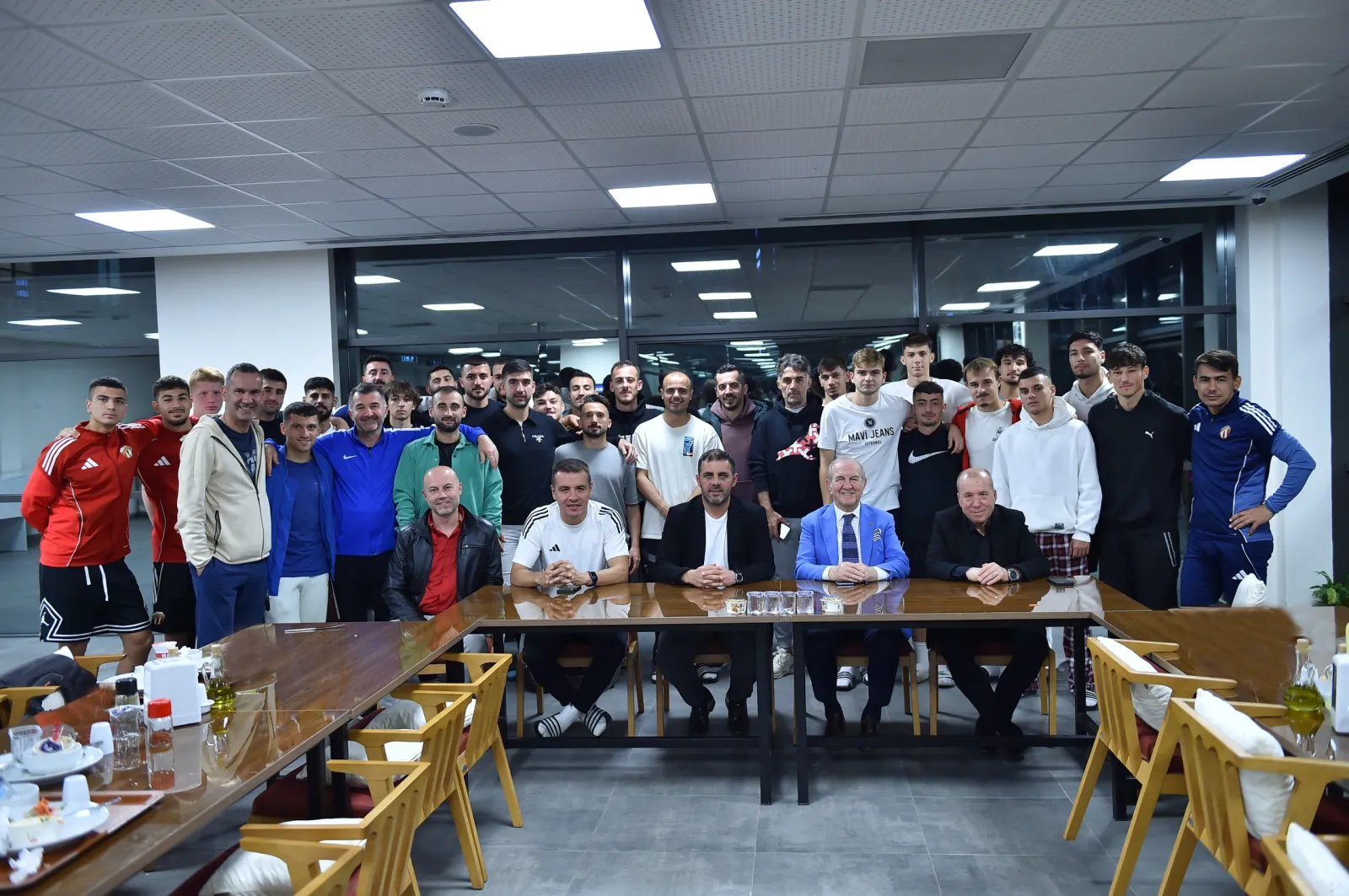 Eski Başkanlardan Sultan Su İnegölspor’a Anlamlı Ziyaret