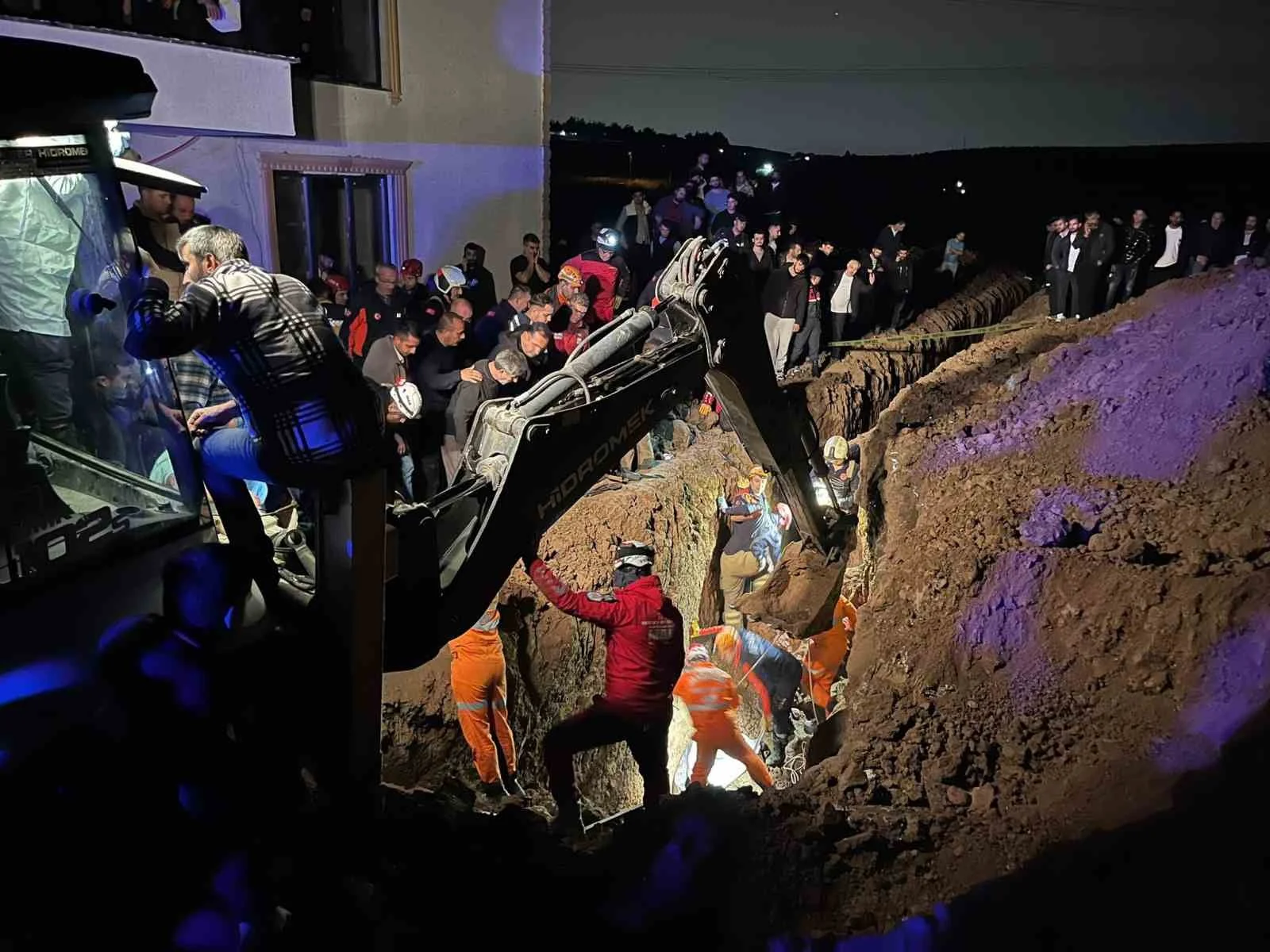 Kanalizasyon Faciası 2 Kardeş Göçük Altında Hayatını Kaybetti