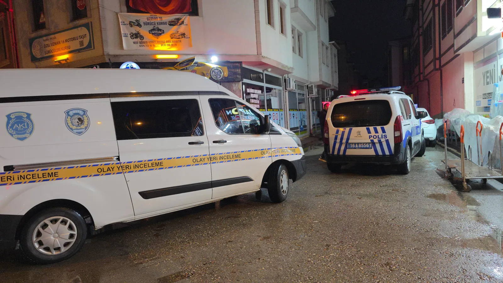 İnegöl’de cadde ortasında silahla kovaladı