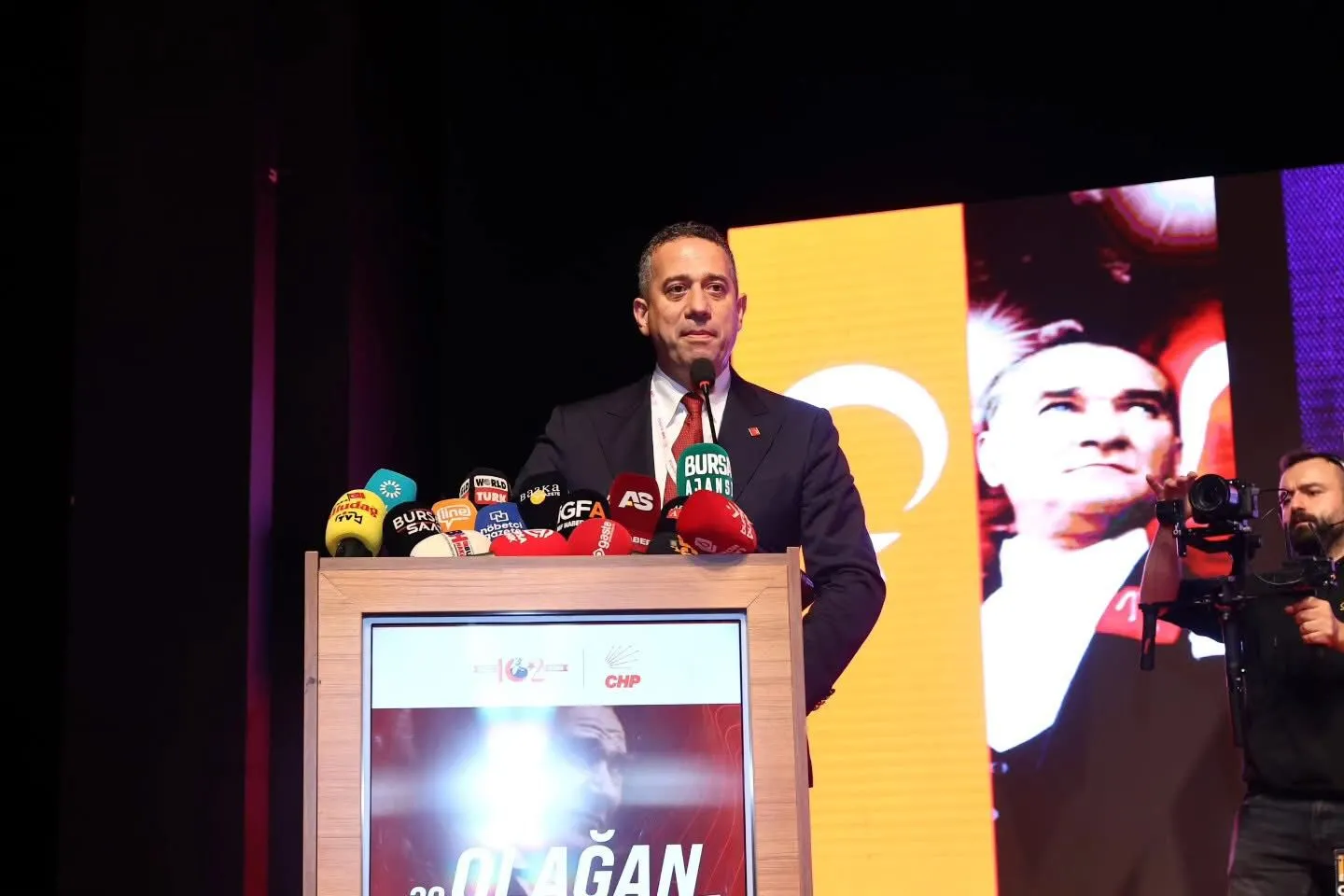 Ali Mahir Başarır İnegöl'e kafayı taktı