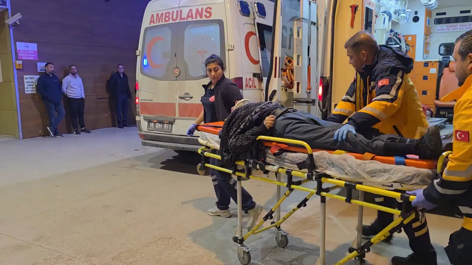 Halk otobüsünün çarptığı yaya ağır yaralandı