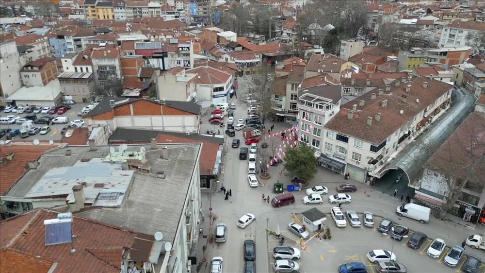 İnegöl çarşı merkezinde 6 sokak trafiğe kapanıyor