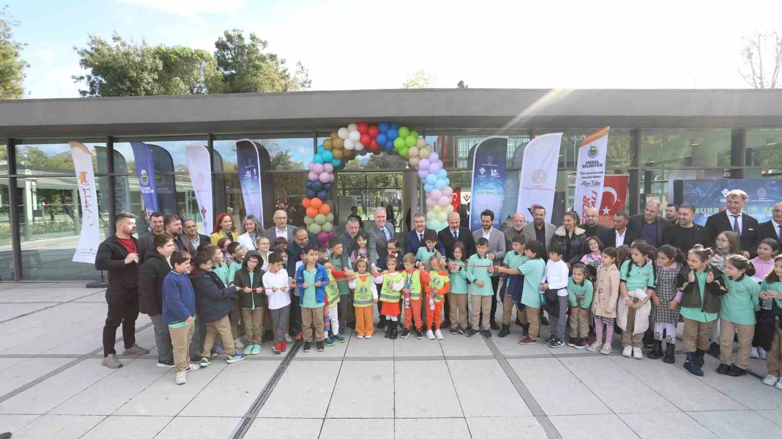 İnegöl'de bilim şenliği başladı