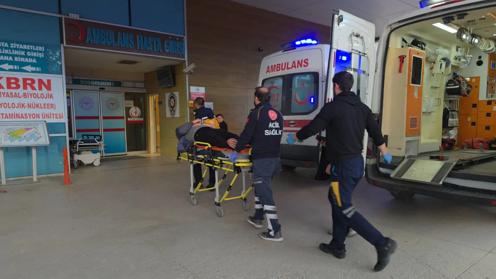 Otomobil ile motosiklet çarpıştı 2 yaralı