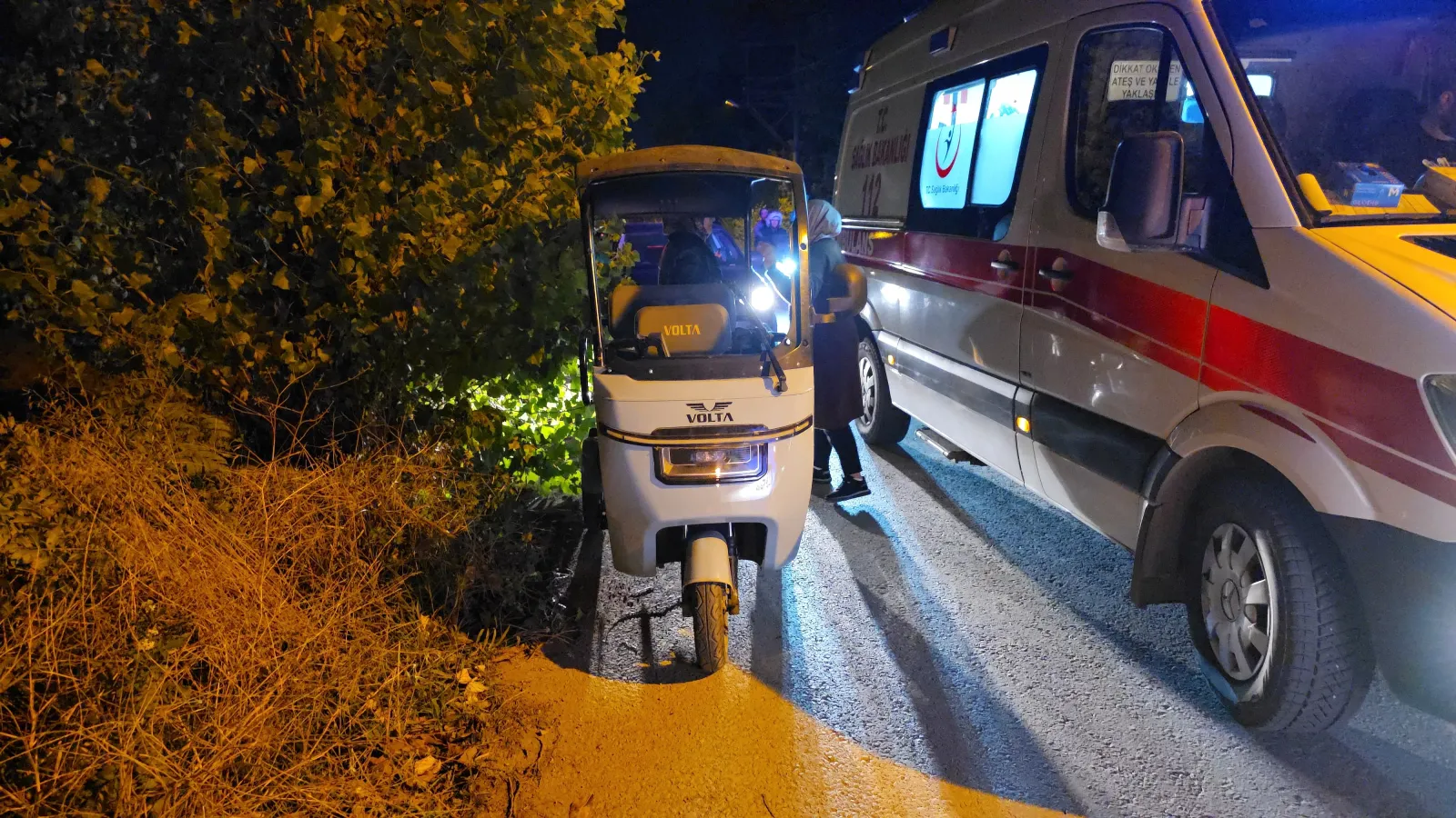Tripatör devrildi bir kişi yaralandı