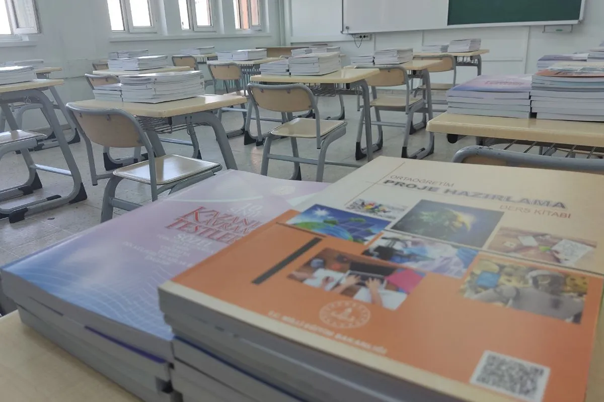 Yarın okullar tatil mi, yarım gün mü? MEB 28 Ekim takvimi