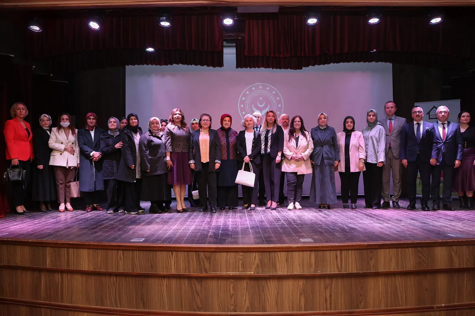 Dilek Didem Ayyıldız İnegöl’de gönül elçileriyle buluştu