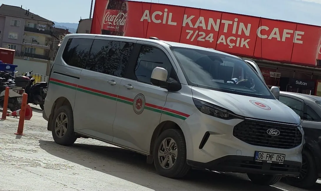 İnegöl'de aranan  firari dolandırıcı operasyonla yakalandı